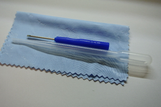 塩分濃度と比重を計測するハンディタイプの屈折計サリニティメーター